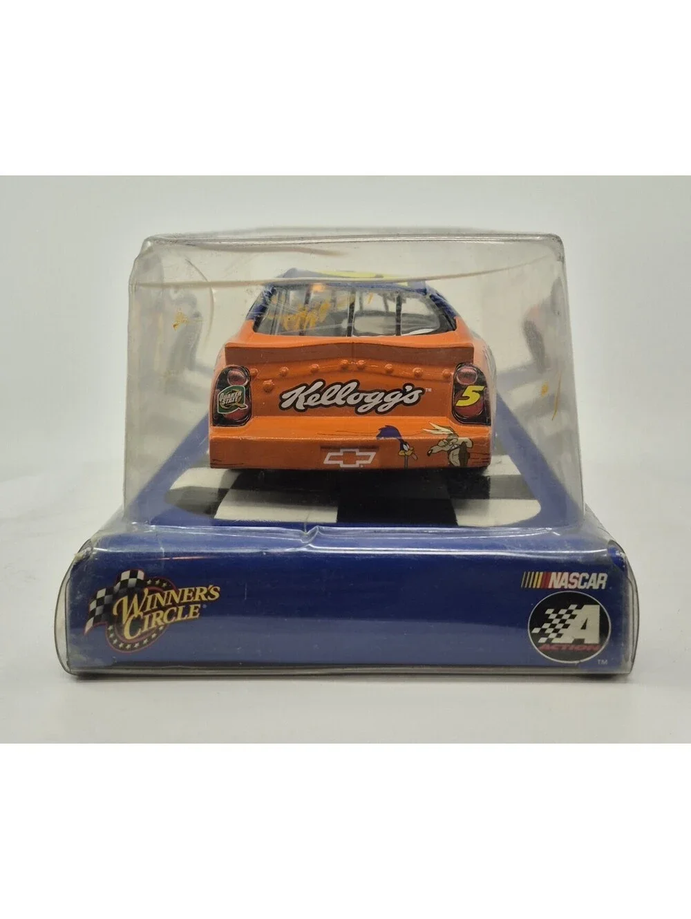 Terry Labonte #5 Kellogg's Looney Tunes Rematch 2002 1:24 Action Bank